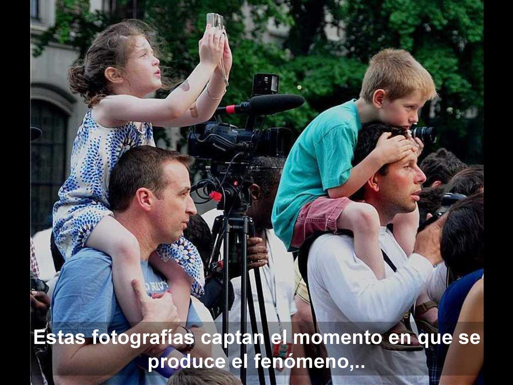 Estas fotografías captan el momento en que se produce el fenómeno,..