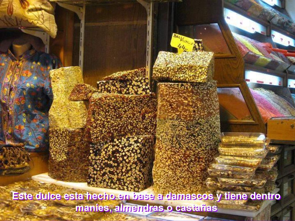 Este dulce esta hecho en base a damascos y tiene dentro maníes, almendras o castañas