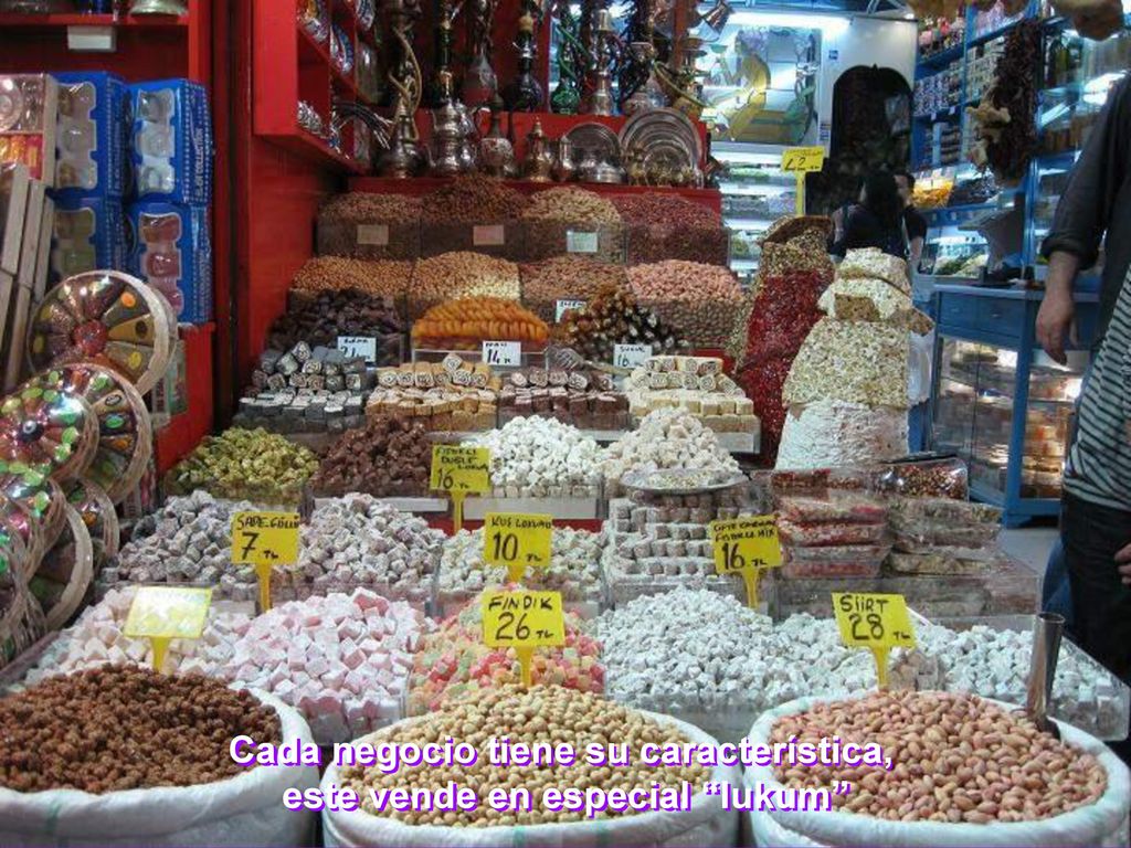 Cada negocio tiene su característica, este vende en especial lukum