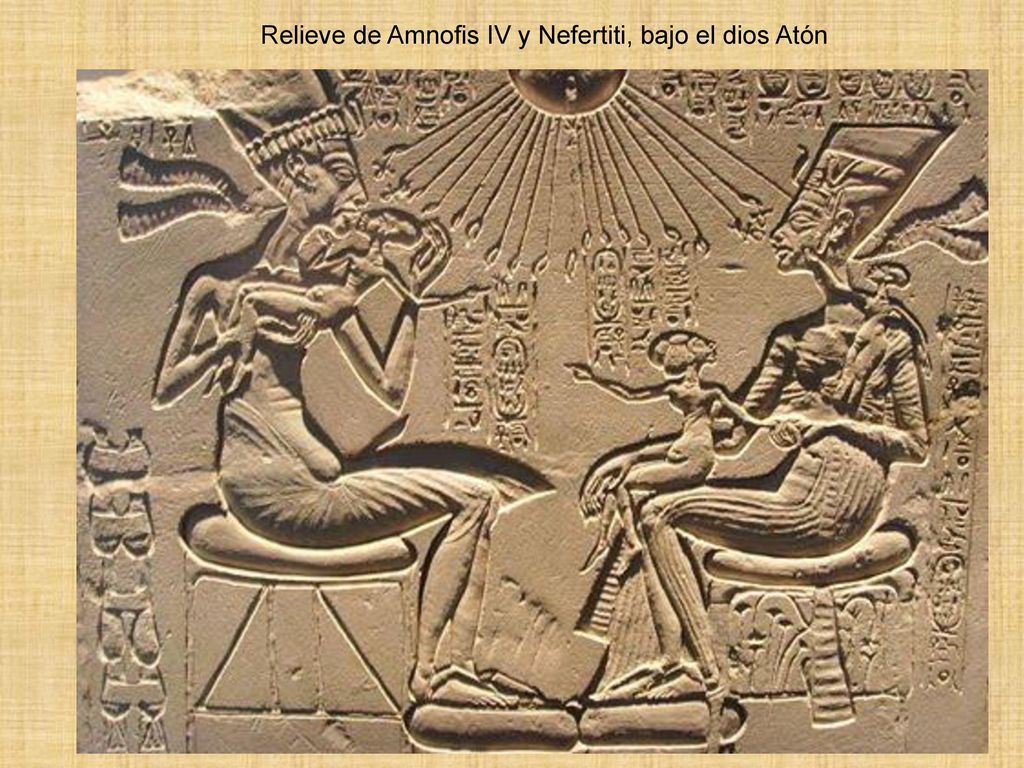 Relieve de Amnofis IV y Nefertiti, bajo el dios Atón