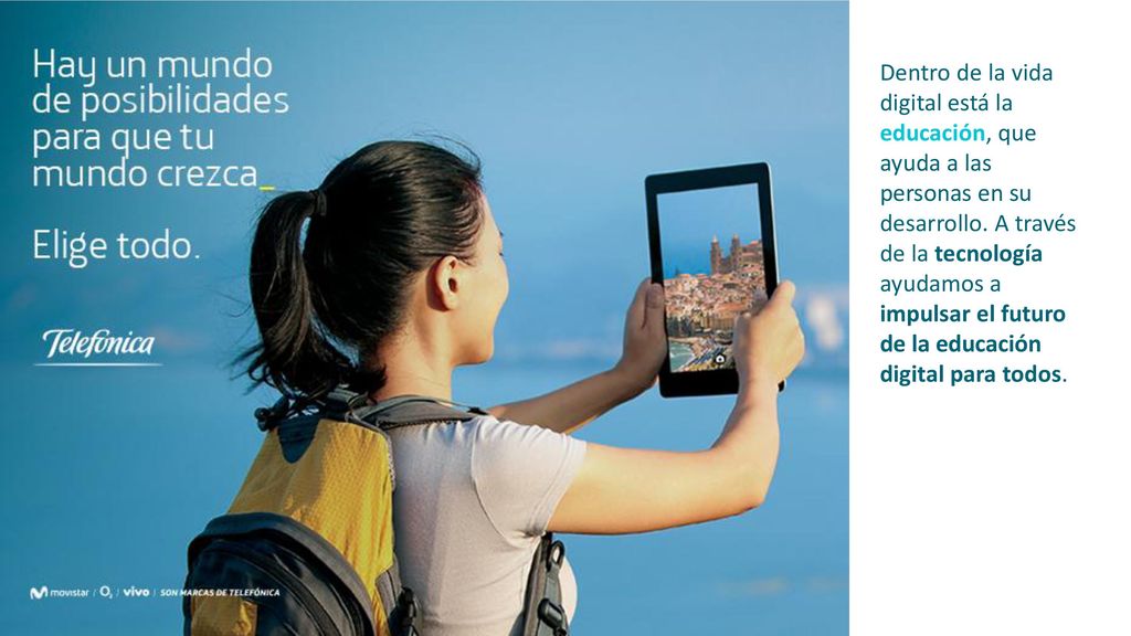 Dentro de la vida digital está la educación, que ayuda a las personas en su desarrollo.