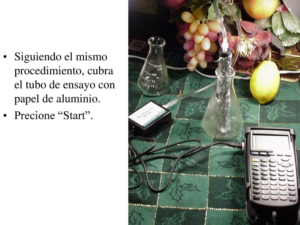 Siguiendo el mismo procedimiento, cubra el tubo de ensayo con papel de aluminio.