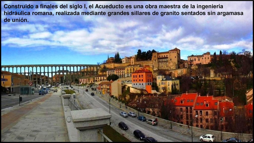 Construido a finales del siglo I, el Acueducto es una obra maestra de la ingeniería hidráulica romana, realizada mediante grandes sillares de granito sentados sin argamasa de unión.