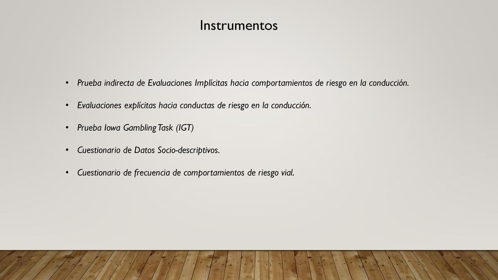 Instrumentos Prueba indirecta de Evaluaciones Implícitas hacia comportamientos de riesgo en la conducción.