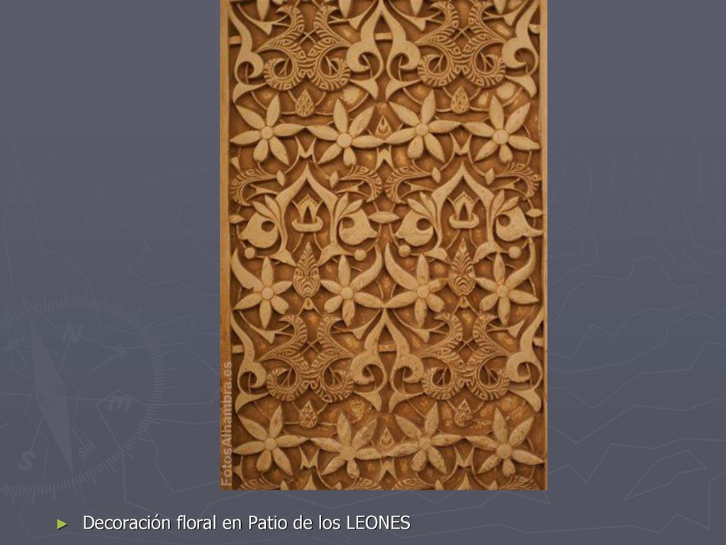 Decoración floral en Patio de los LEONES