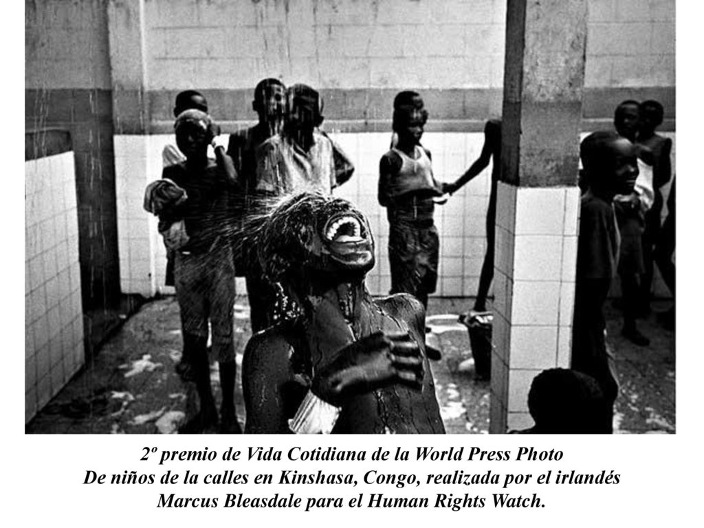 2º premio de Vida Cotidiana de la World Press Photo De niños de la calles en Kinshasa, Congo, realizada por el irlandés Marcus Bleasdale para el Human Rights Watch.