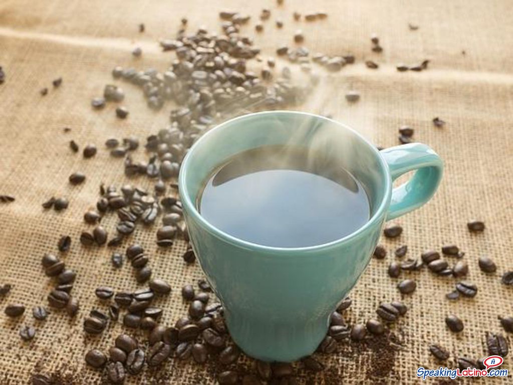 ¿Cómo está el café - El café está caliente / delicioso.