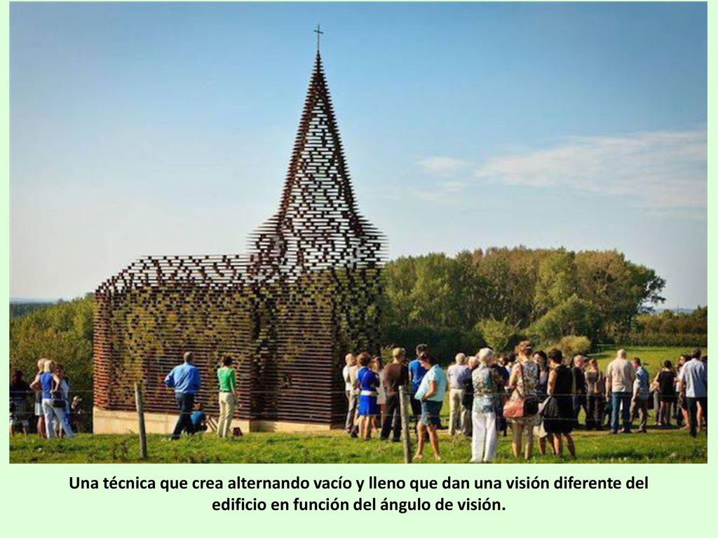 Una técnica que crea alternando vacío y lleno que dan una visión diferente del edificio en función del ángulo de visión.