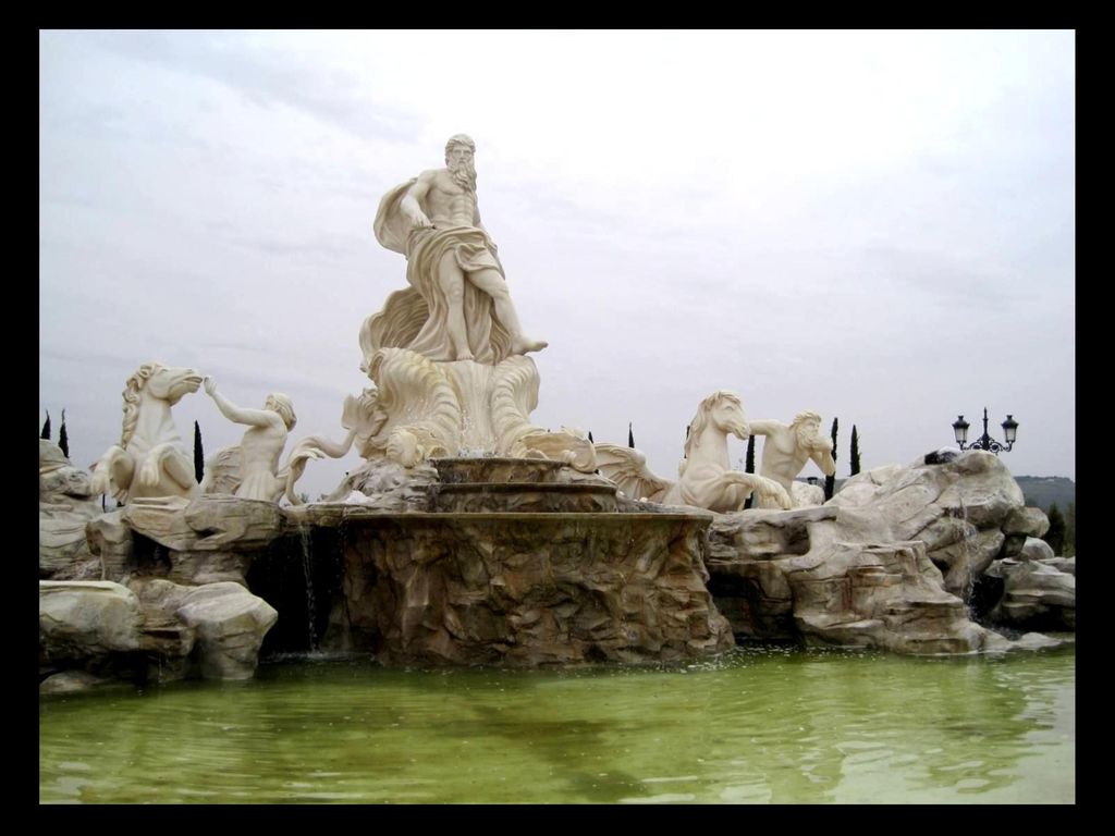 es la mayor y más ambiciosa de las fuentes barrocas de Roma
