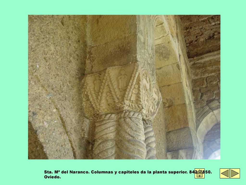 Sta. Mª del Naranco. Columnas y capiteles da la planta superior