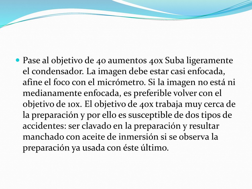 Ajuste los binoculares a la distancia interpupilar y ajuste el foco de cada ocular si el microscopio lo permite.