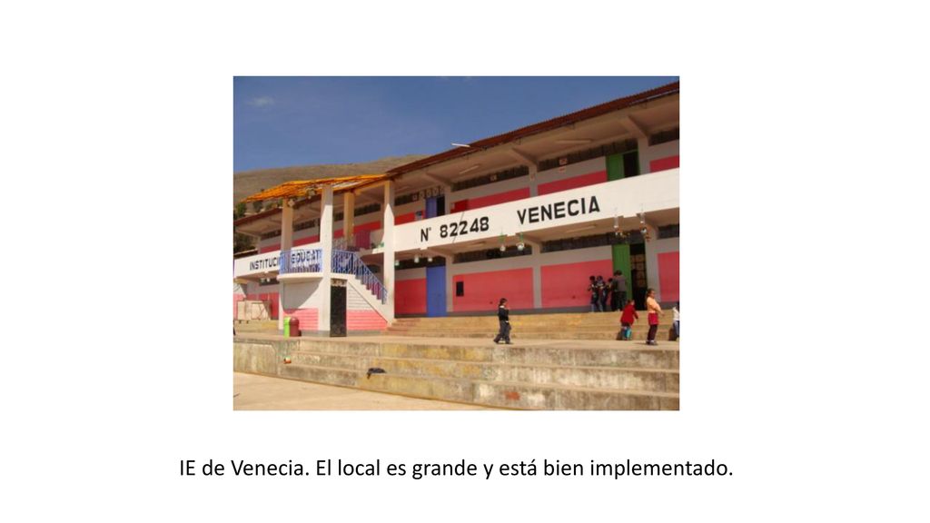 IE de Venecia. El local es grande y está bien implementado.