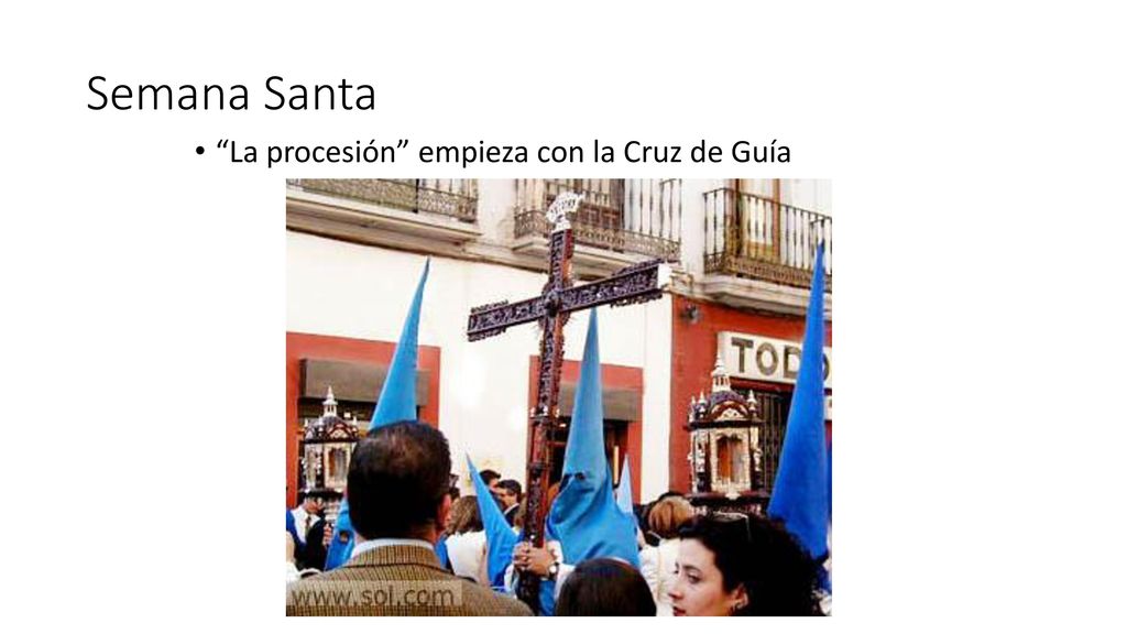 Semana Santa La procesión empieza con la Cruz de Guía