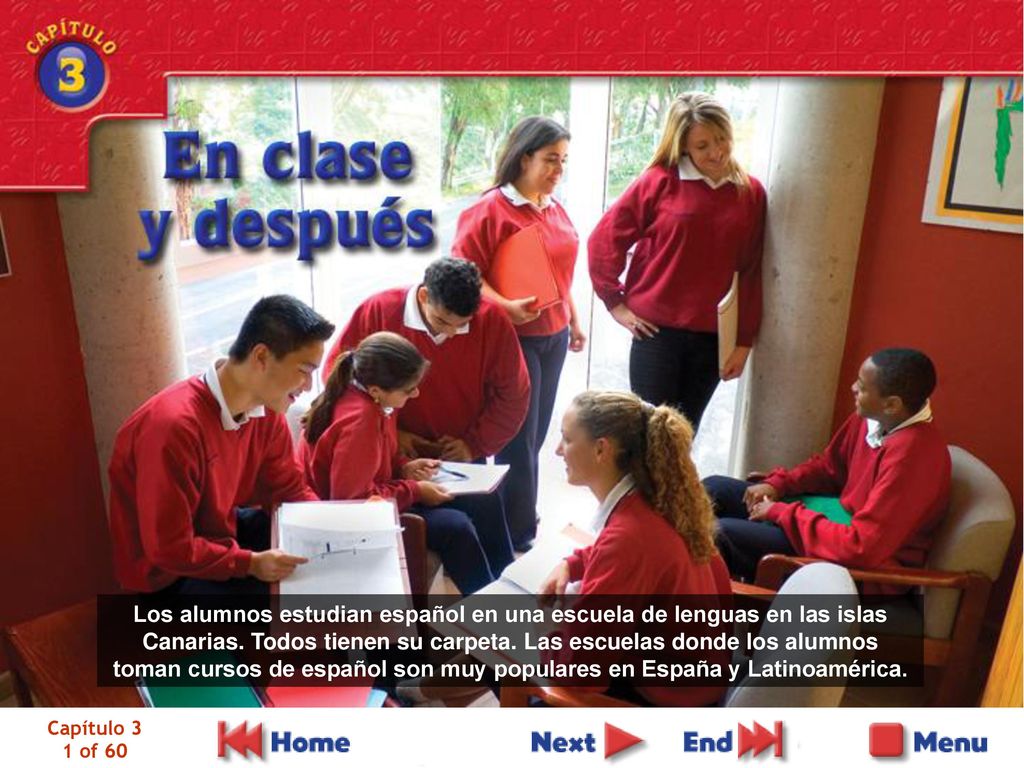 Los alumnos estudian español en una escuela de lenguas en las islas Canarias. Todos tienen su carpeta. Las escuelas donde los alumnos toman cursos de español son muy populares en España y Latinoamérica.