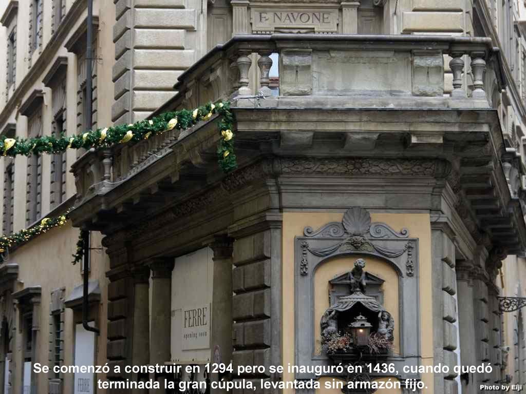 Se comenzó a construir en 1294 pero se inauguró en 1436, cuando quedó terminada la gran cúpula, levantada sin armazón fijo.
