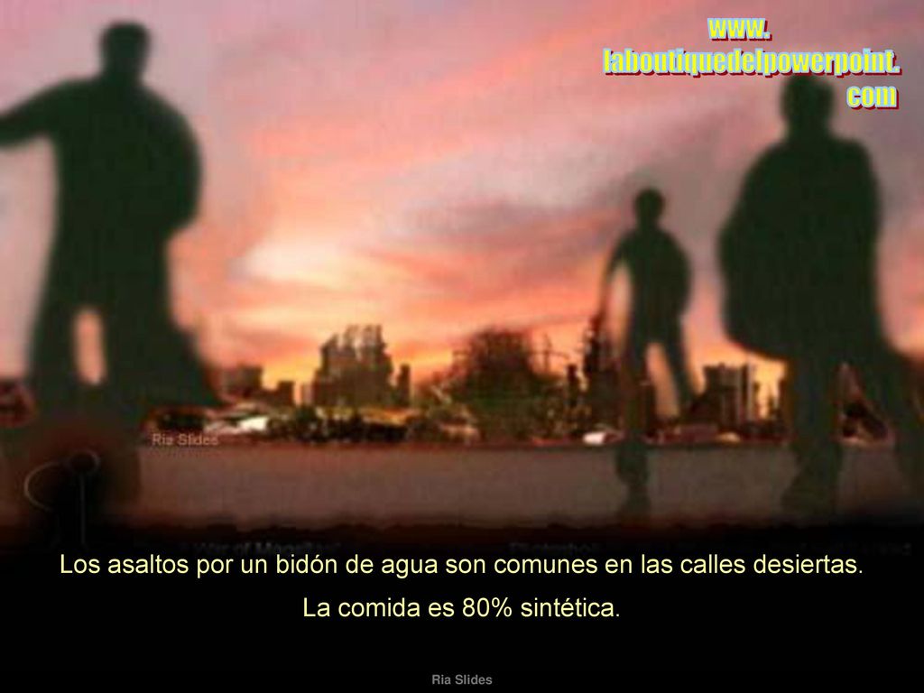 Los asaltos por un bidón de agua son comunes en las calles desiertas.