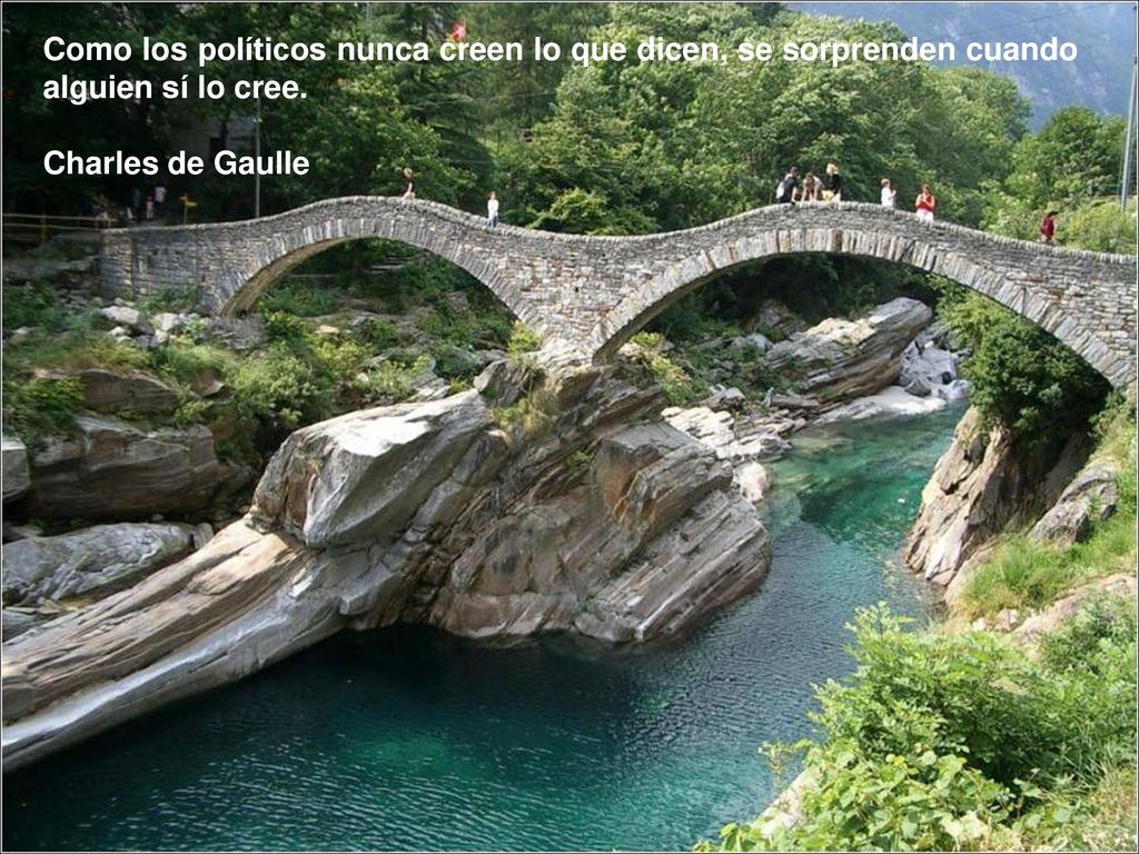 Como los políticos nunca creen lo que dicen, se sorprenden cuando alguien sí lo cree.