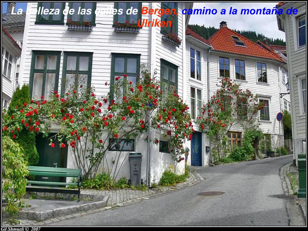 La belleza de las calles de Bergen, camino a la montaña de Ulriken