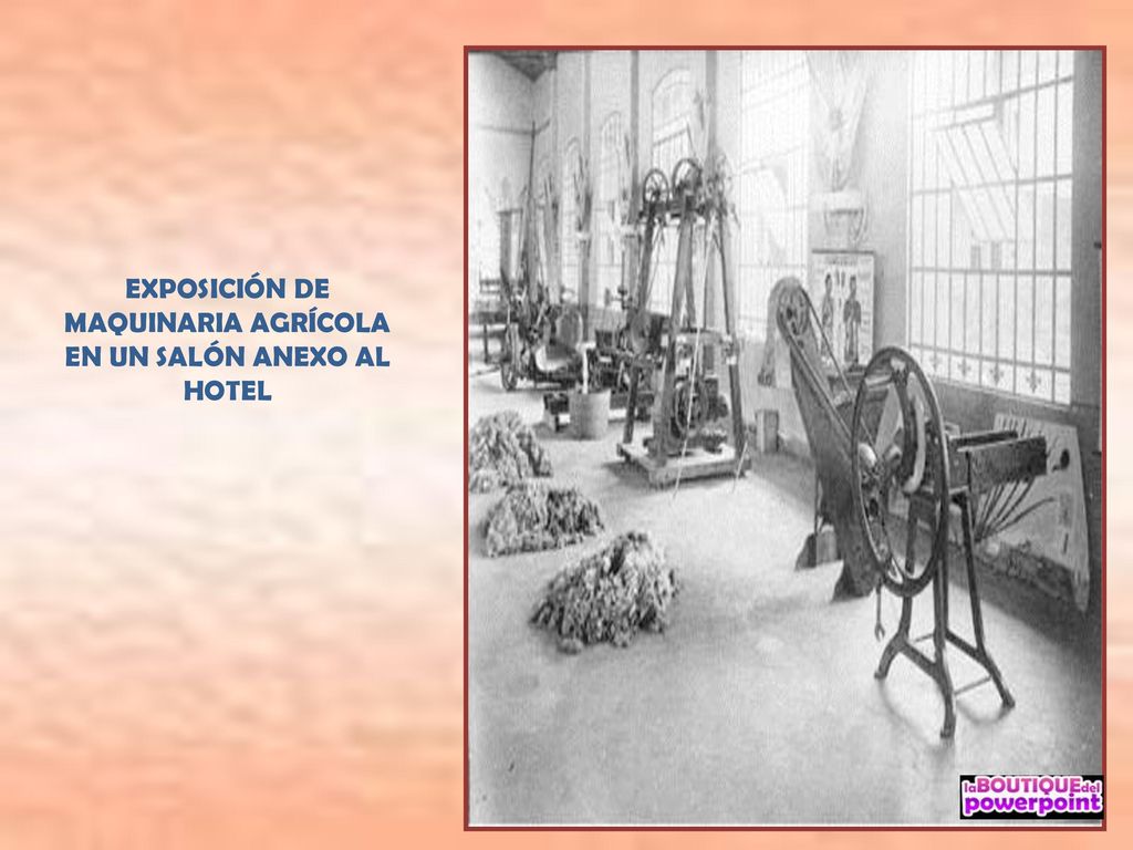 EXPOSICIÓN DE MAQUINARIA AGRÍCOLA EN UN SALÓN ANEXO AL HOTEL