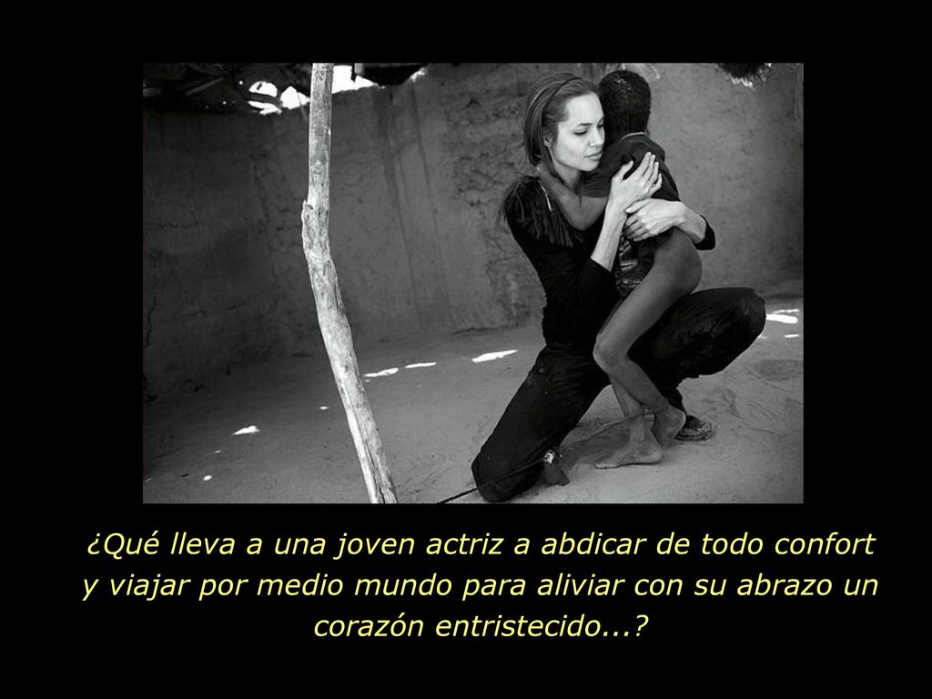 ¿Qué lleva a una joven actriz a abdicar de todo confort y viajar por medio mundo para aliviar con su abrazo un corazón entristecido...