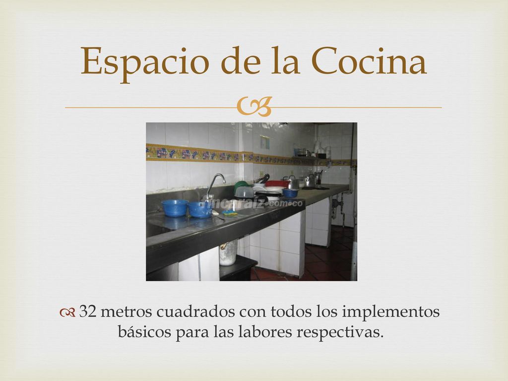 Espacio de la Cocina 32 metros cuadrados con todos los implementos básicos para las labores respectivas.