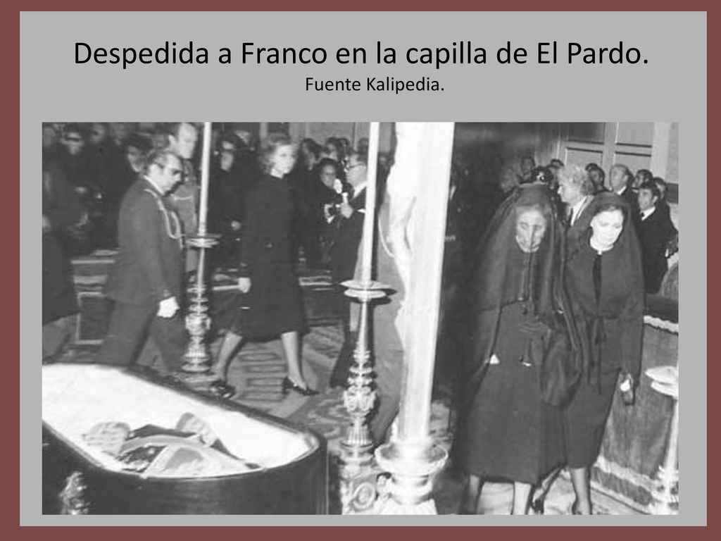Despedida a Franco en la capilla de El Pardo. Fuente Kalipedia.
