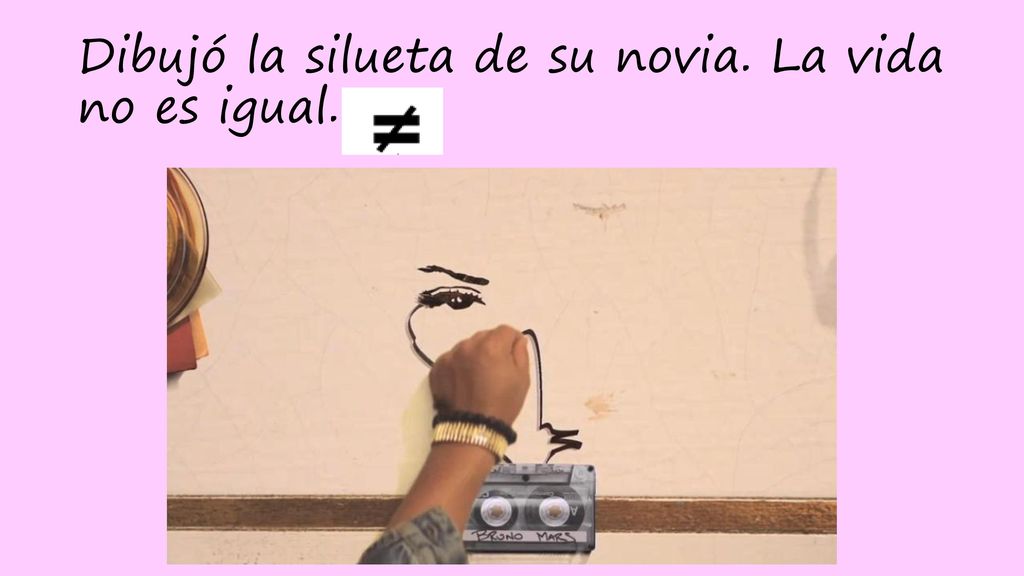 Dibujó la silueta de su novia. La vida no es igual.