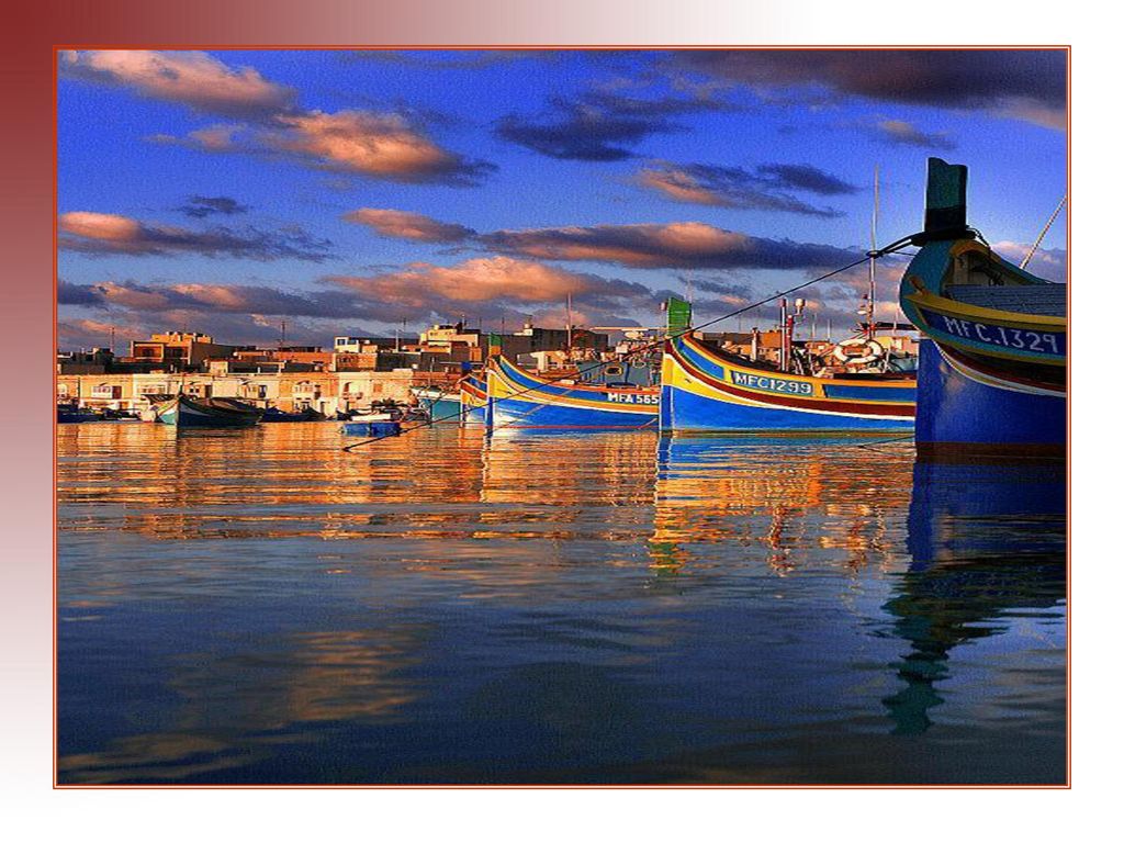 Las barcas buscaron refugio en el remanso de las ensenadas, con sus blancas velas arriadas y fuertemente sujetas.