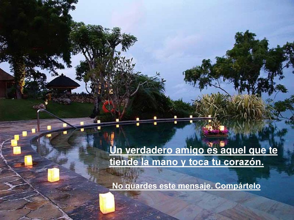 Un verdadero amigo es aquel que te tiende la mano y toca tu corazón.