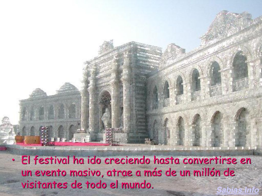 El festival ha ido creciendo hasta convertirse en un evento masivo, atrae a más de un millón de visitantes de todo el mundo.