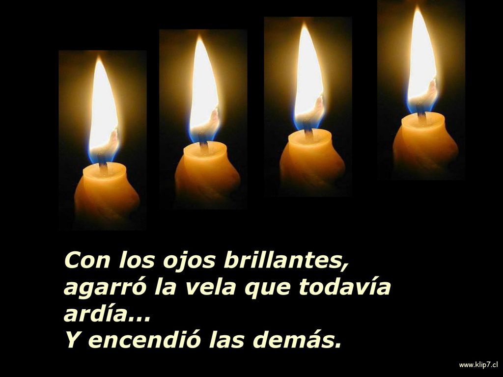 Con los ojos brillantes, agarró la vela que todavía ardía...