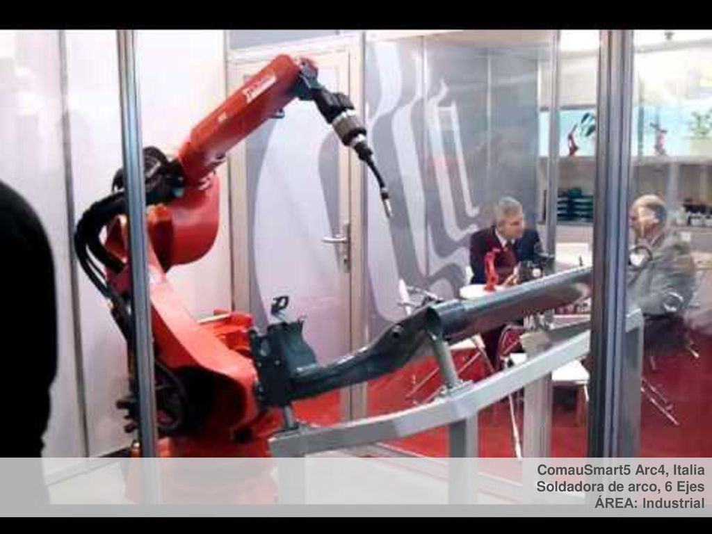 ComauSmart5 Arc4, Italia Soldadora de arco, 6 Ejes ÁREA: Industrial