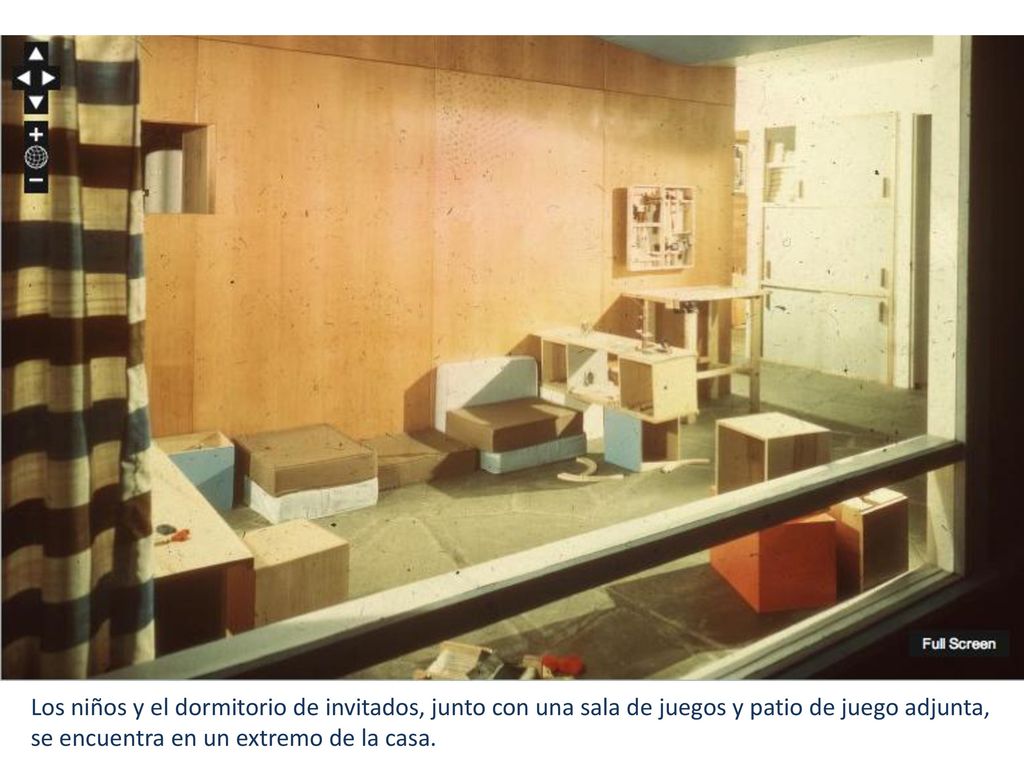 Los niños y el dormitorio de invitados, junto con una sala de juegos y patio de juego adjunta, se encuentra en un extremo de la casa.