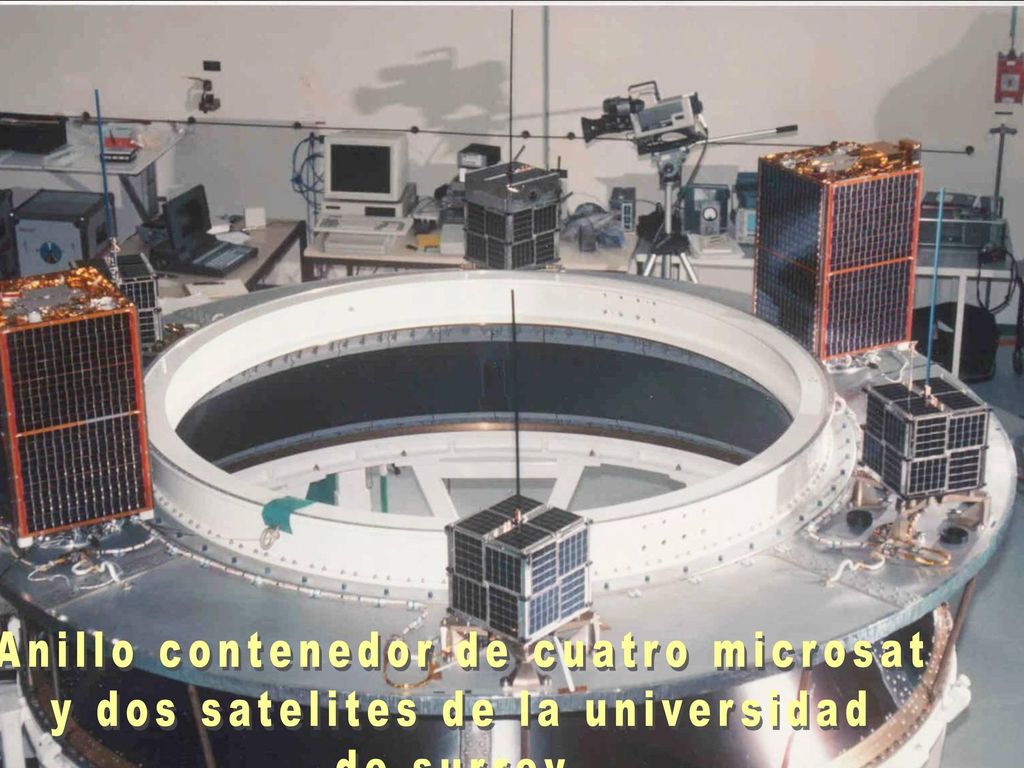 Anillo contenedor de cuatro microsat y dos satelites de la universidad