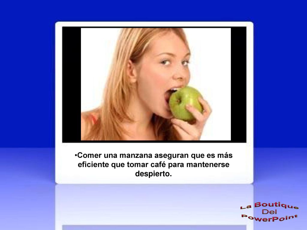 Comer una manzana aseguran que es más eficiente que tomar café para mantenerse despierto.