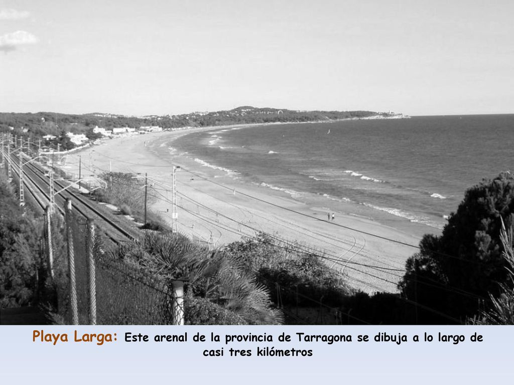 Playa Larga: Este arenal de la provincia de Tarragona se dibuja a lo largo de casi tres kilómetros