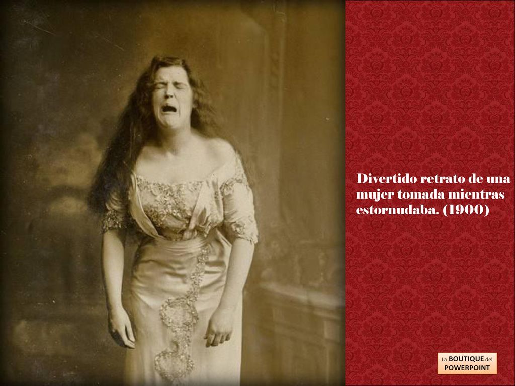 Divertido retrato de una mujer tomada mientras estornudaba. (1900)