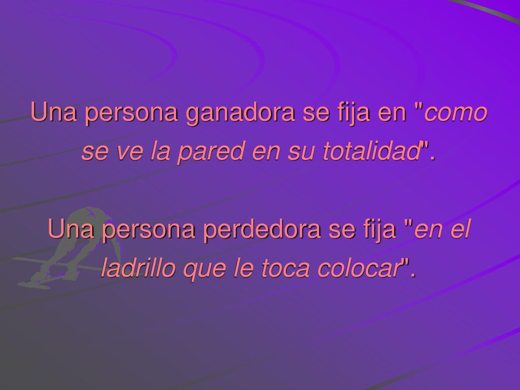 Una persona ganadora se fija en como se ve la pared en su totalidad .