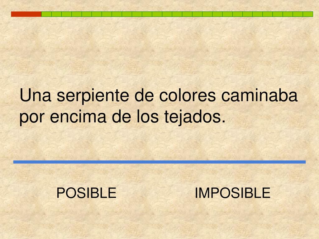 Una serpiente de colores caminaba por encima de los tejados.
