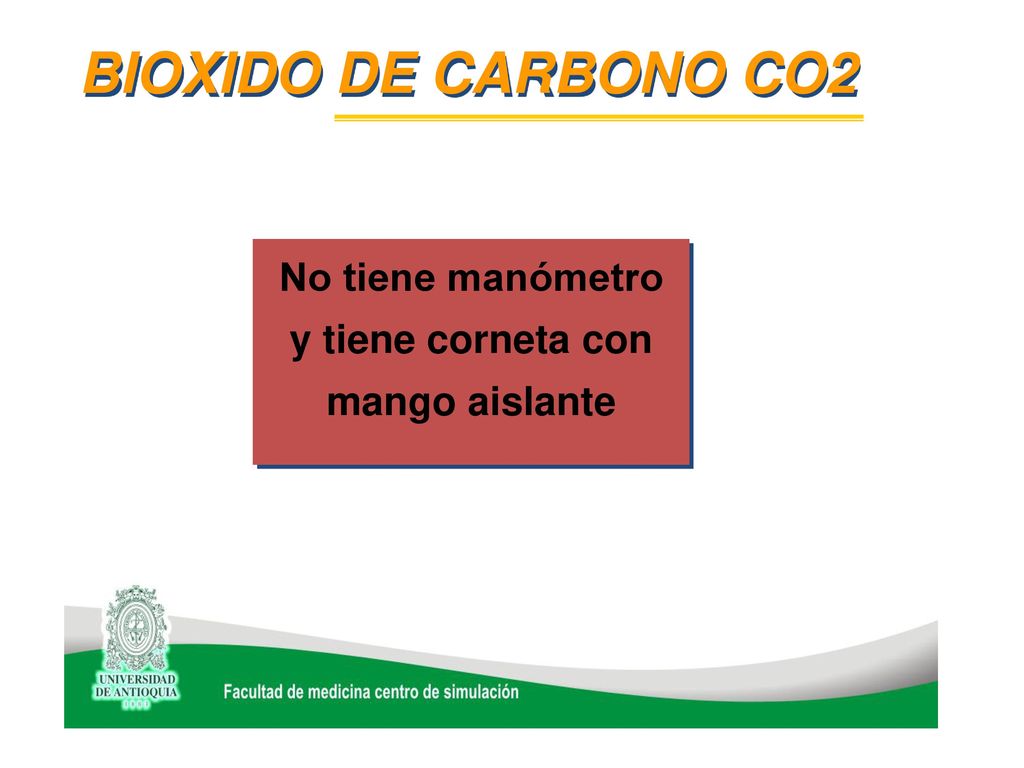 No tiene manómetro y tiene corneta con mango aislante