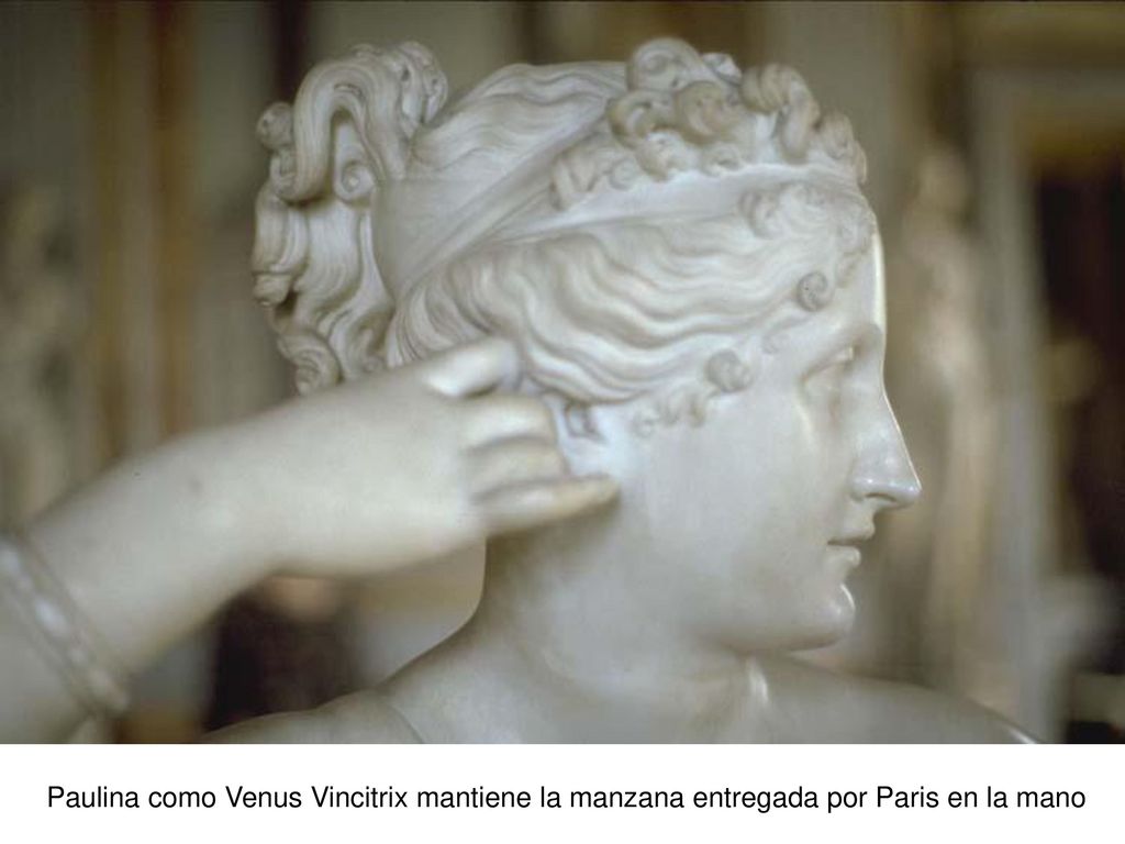 Paulina como Venus Vincitrix mantiene la manzana entregada por Paris en la mano