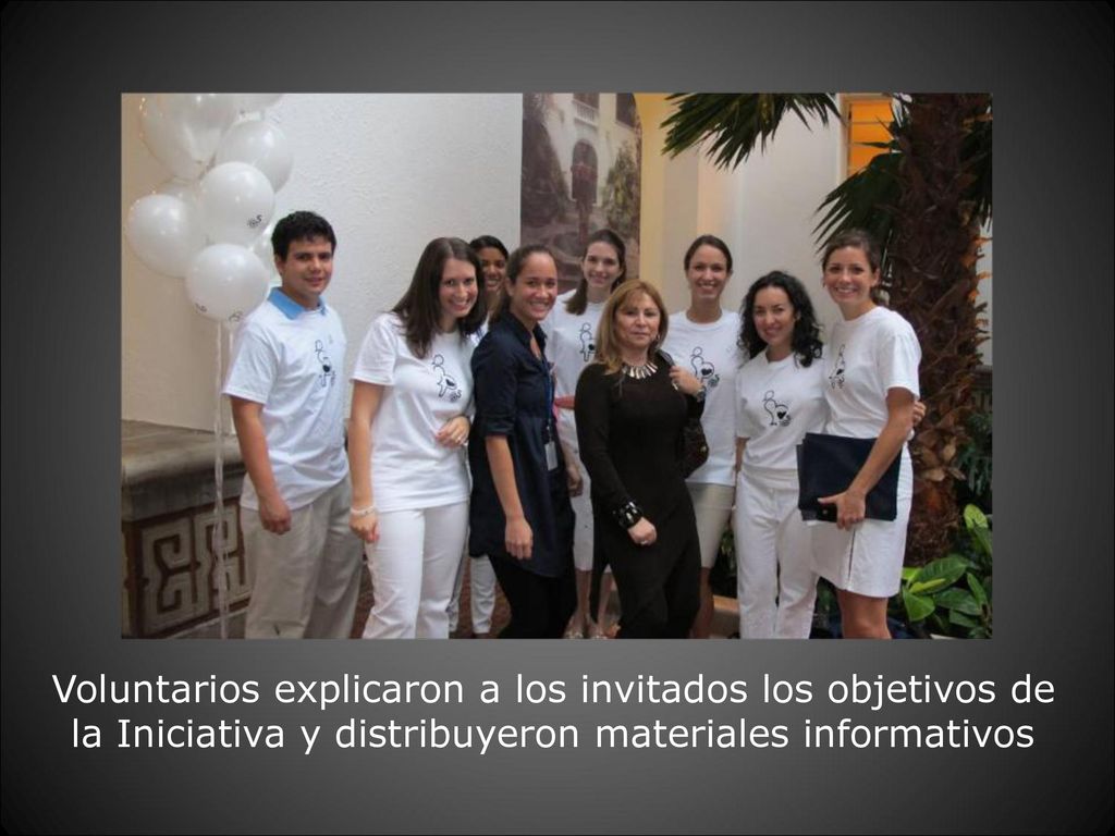 Voluntarios explicaron a los invitados los objetivos de la Iniciativa y distribuyeron materiales informativos