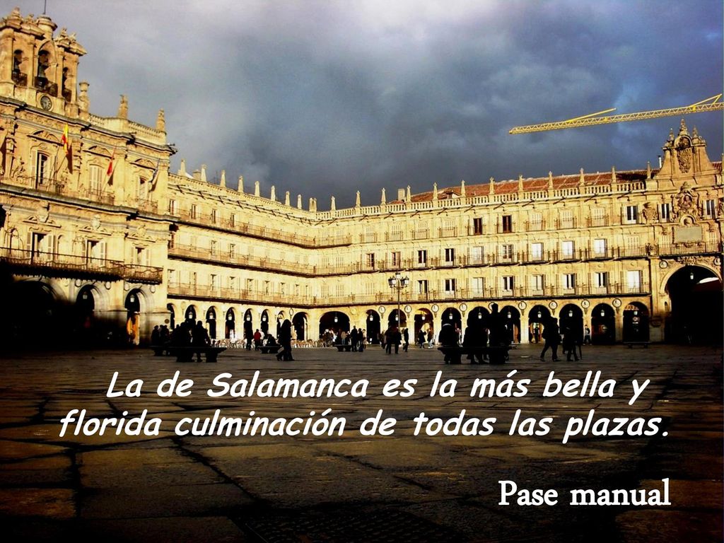 Desde la PLAZA DEL MUNDO, en la que la ciudad entera suena, zumba y gira,