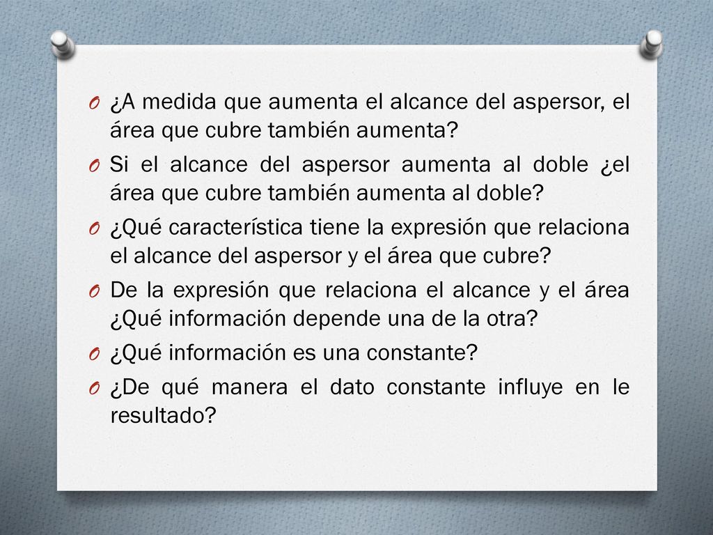 ¿A medida que aumenta el alcance del aspersor, el área que cubre también aumenta