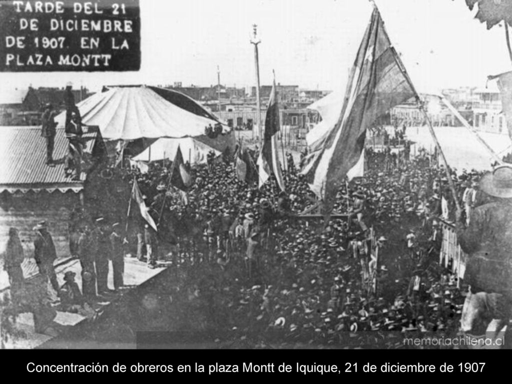 Concentración de obreros en la plaza Montt de Iquique, 21 de diciembre de 1907
