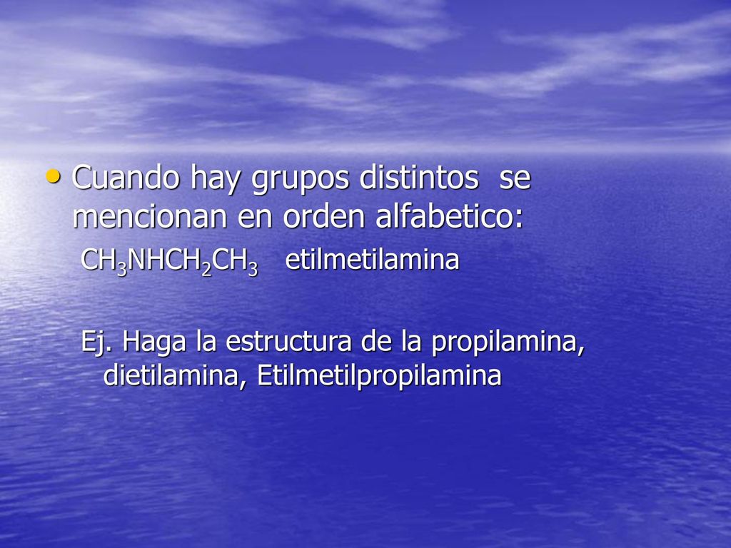 Cuando hay grupos distintos se mencionan en orden alfabetico: