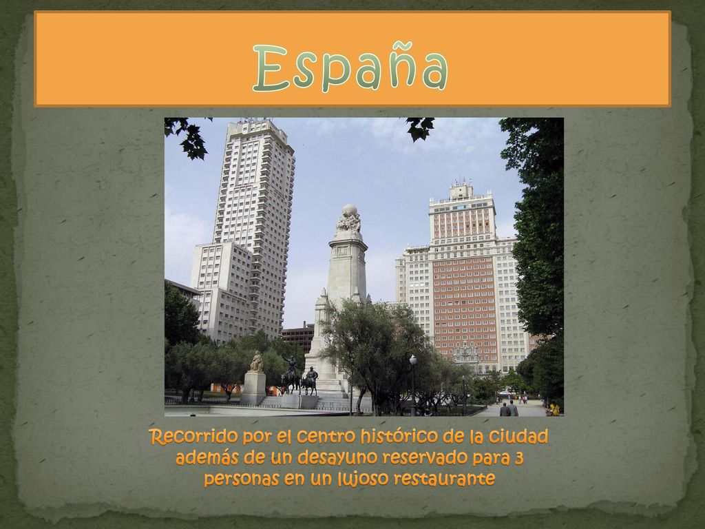 España Recorrido por el centro histórico de la ciudad además de un desayuno reservado para 3 personas en un lujoso restaurante.