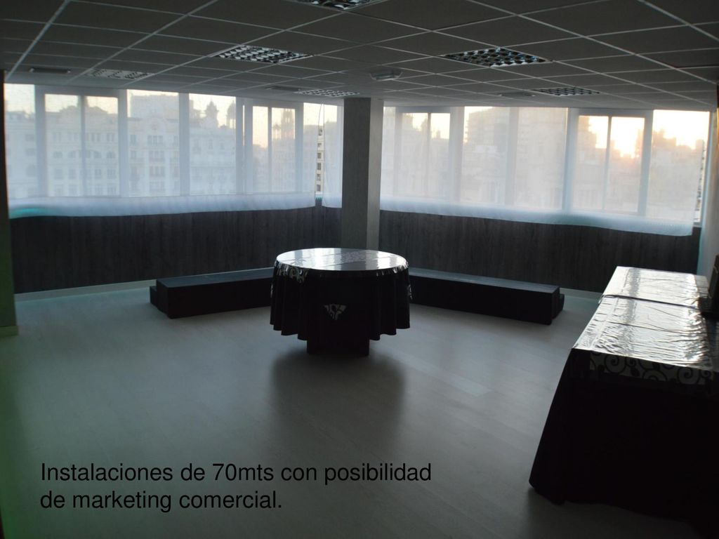 Instalaciones de 80 metros cuadrados, con posibilidad de Marketing comercial.