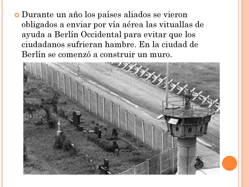 Durante un año los países aliados se vieron obligados a enviar por vía aérea las vituallas de ayuda a Berlín Occidental para evitar que los ciudadanos sufrieran hambre.