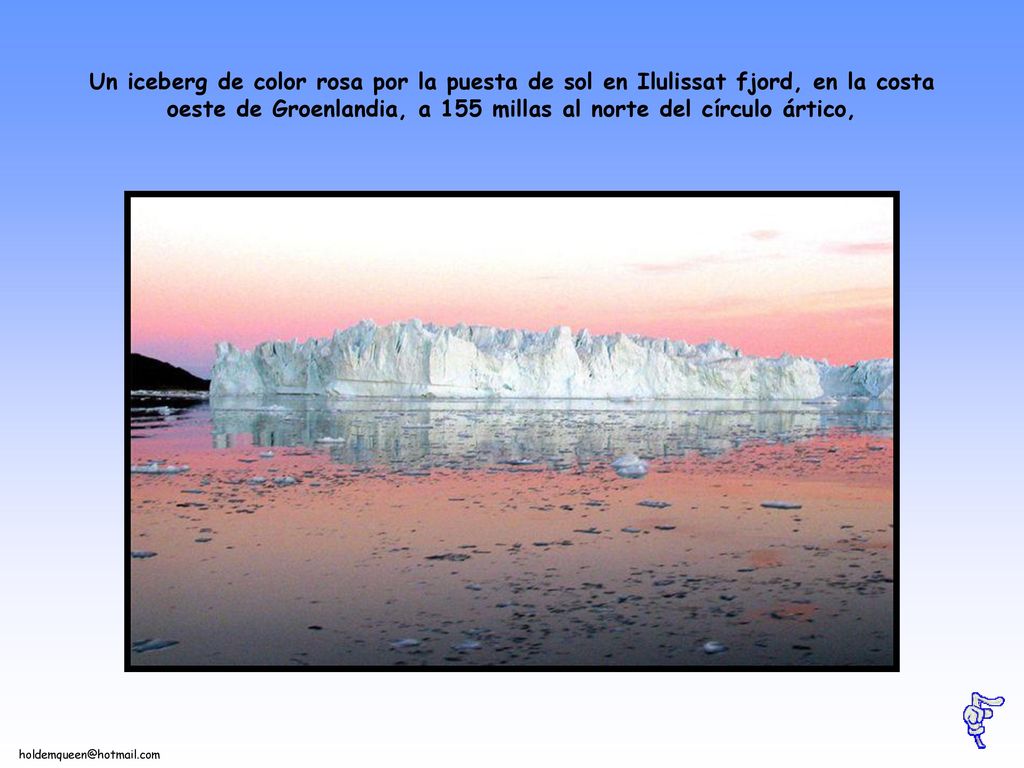 Un iceberg de color rosa por la puesta de sol en Ilulissat fjord, en la costa oeste de Groenlandia, a 155 millas al norte del círculo ártico,